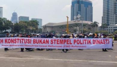 Unjuk Rasa Desak Hakim MK Tolak Kepentingan Keluarga Penguasa