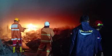 Pabrik Benang di Mojokerto Dilalap si Jago Merah Saat Shift Malam