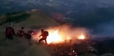 15 Hektar Lahan di Lereng Gunung Bekel Mojokerto Dilalap si Jago Merah