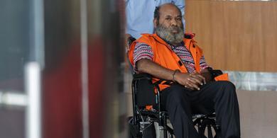 Gila! Lukas Enembe Habiskan Puluhan Miliar Rupiah untuk Judi tapi Tak Pernah Menang