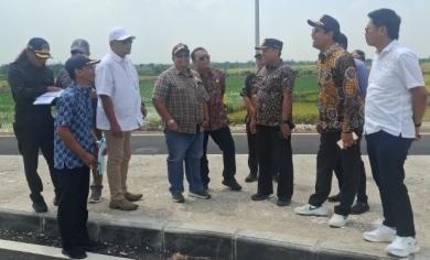Dikomplain Masyarakat, Komisi C DPRD Lamongan Turun Gunung Pantau JLU 