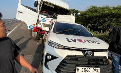 Mobil Operasional TV One Kecelakaan, Dikabarkan  3 Orang Meninggal