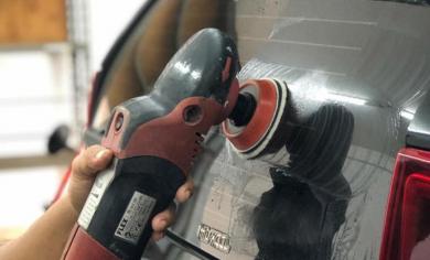 Ini Pentingnya Perawatan Eksterior Poles Kaca Mobil 